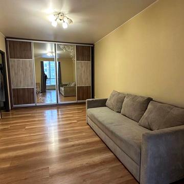 Олега Антонова вул. (Карла Маркса), 13в