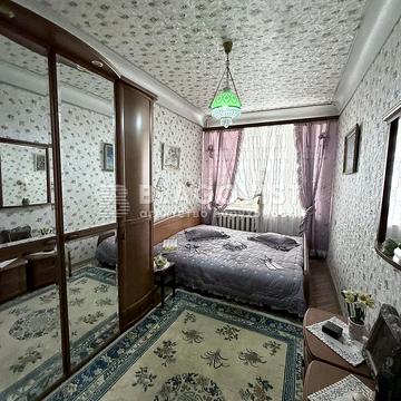 Шовковична вул., 30/35