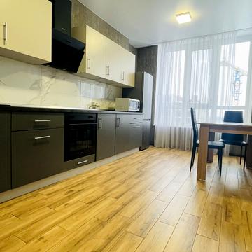 Університетська вул., 1д