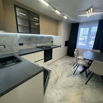 Білогірська вул., 13