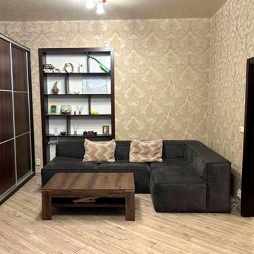 Алчевських вул. (Артема), 1/13