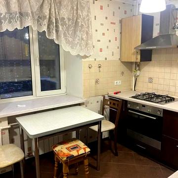 Валерія Лобановського просп., 130