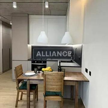 Євгена Коновальця вул., 37-А