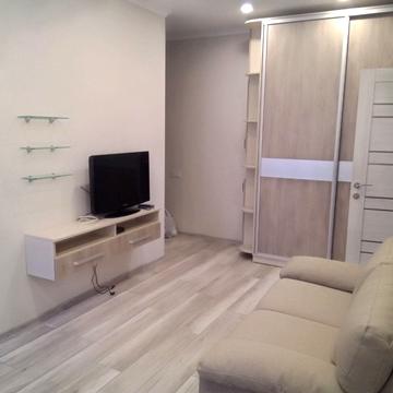 Корсунська вул., 4