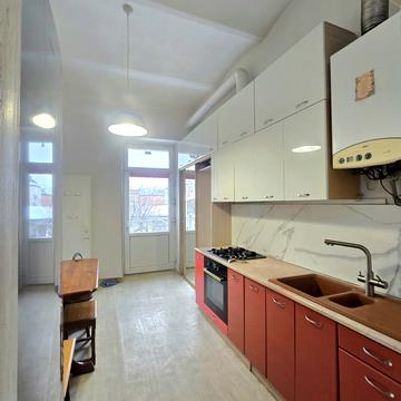 Ужгородська вул., 4