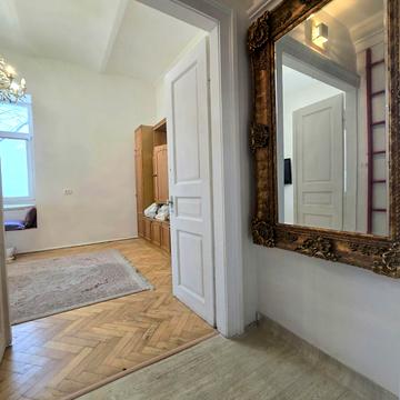 Ужгородська вул., 4