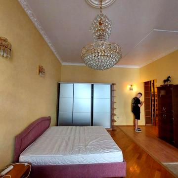 Тарасівська вул., 23/25