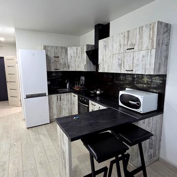 Камянська вул. (Дніпродзержинська), 128