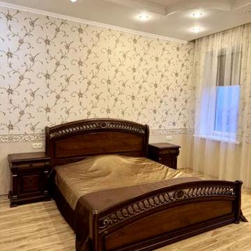 Святослава Караванського вул. (Жуковського), 40