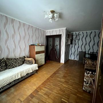 Варшавська, 16