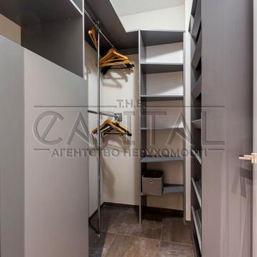 Полтавська вул., 10