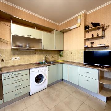 Середньофонтанська вул., 19б