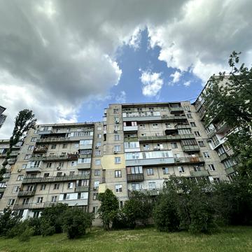 Павла Тичини просп., 5