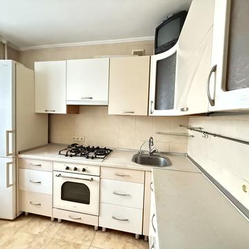 Верховинна вул., 18