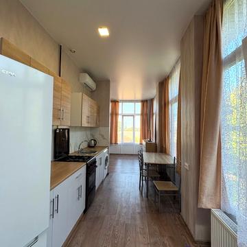 Кулишівська вул. (Сергія Лазо), 11