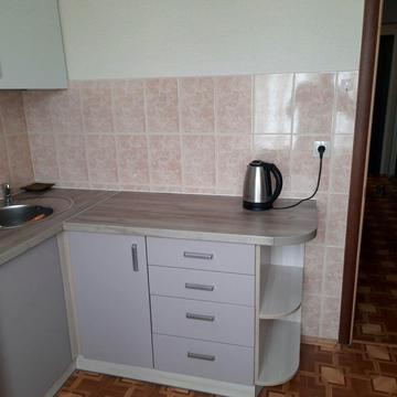 Ревуцького вул., 18