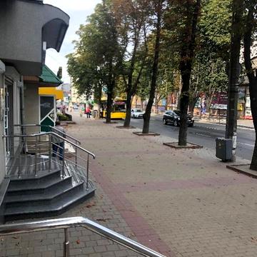 Камянецька вул., 52