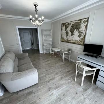 Драгоманова вул., 2