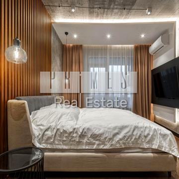 Буслівська вул., 12