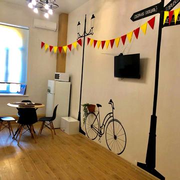 Спиридонівська вул., 8