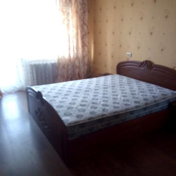 Небесної Сотні просп. (Маршала Жукова), 12