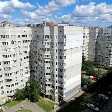 Теплична вул., 48