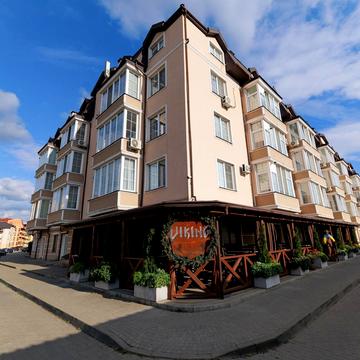 Володимирська вул., 39