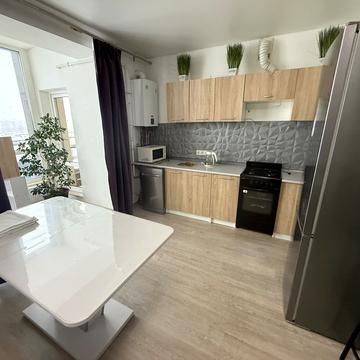 Героїв Небесної Сотні просп., 18/6