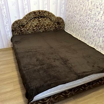 Богдана Хмельницького вул., 12