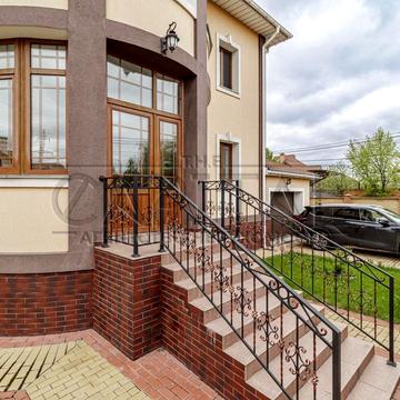 Ярослава Мудрого вул., 9