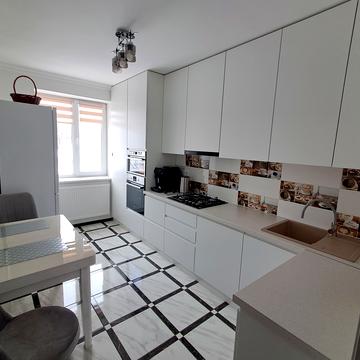 Демянів Лаз вул., 28