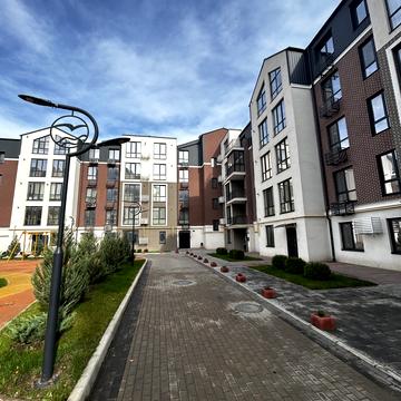 Академіка Сахарова вул., 50