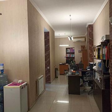 Межигірська вул., 32