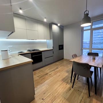 Стрийська вул., (Будинок 11)