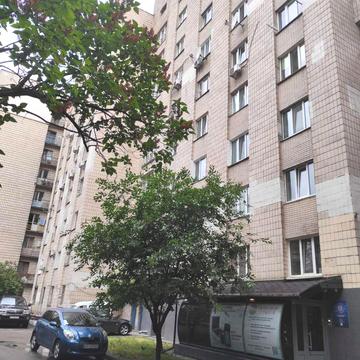 Рибальська вул., 11