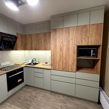 Кадетський Гай вул., 10