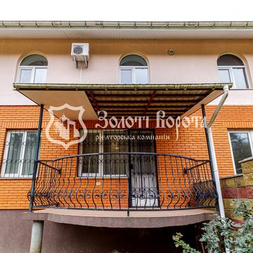 Троїцька вул., 2