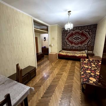 Петра Ніщинського вул., 12