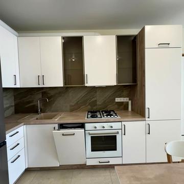 Героїв Майдану вул., 5