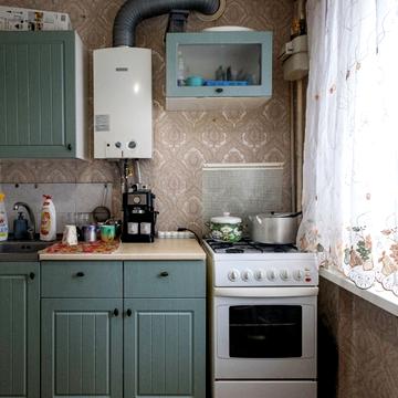 Світла вул., 6