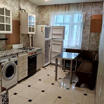 Гірницький мікрорайон вул., 15