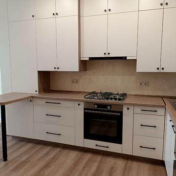 Європейська вул. (Жовтнева), 32