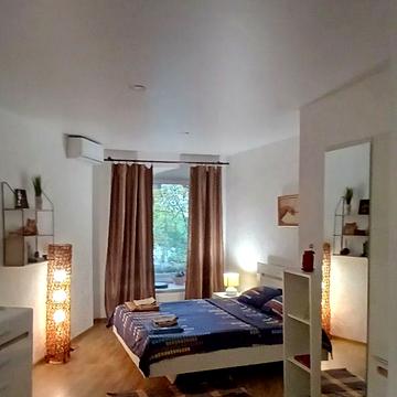 Соборна пл., 1