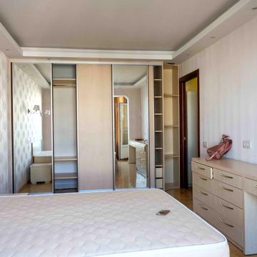 Левка Лукяненка вул. (Маршала Тимошенка), 1