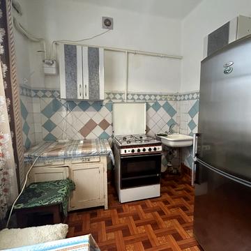 Василя Стуса вул., 1