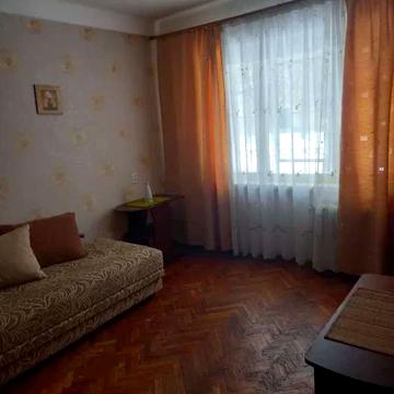 Івана Микитенка вул., 13