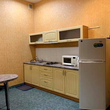 Театральний пров. (Чайковського), 8