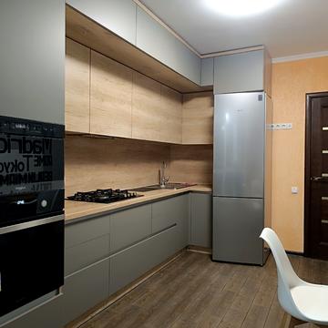 Олега Антонова вул. (Карла Маркса), 13-Б