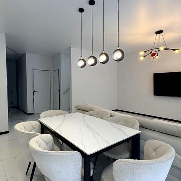 Дніпровська, 27/4