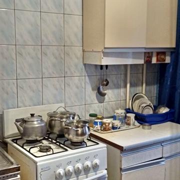 Захисників України пл. (Визволення), 3